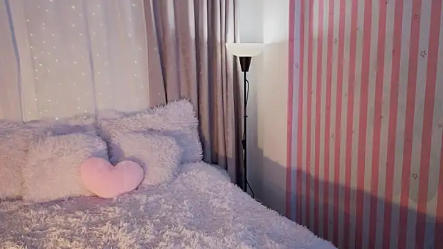 LunaVelvet777 online show from April 2026 08:48:02 PM