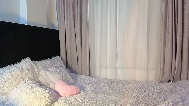 LunaVelvet777 online show from March 2026 05:52:02 PM