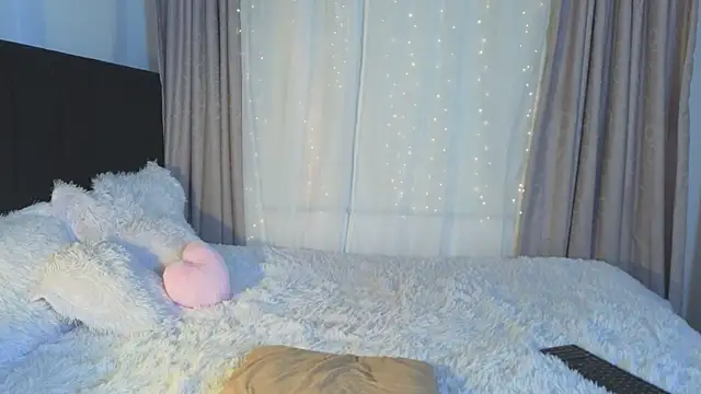 LunaVelvet777 online show from February 2026 05:14:01 PM