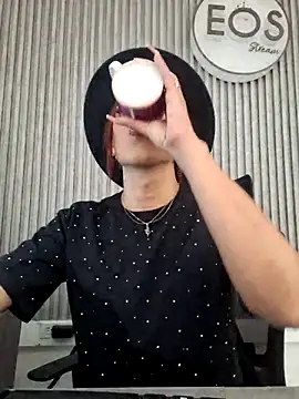 Snapshot of Lilith_Zamara chatting on October 2025 09:01:01 PM Lilith Zamara online show from October 2025 09:01:01 PM