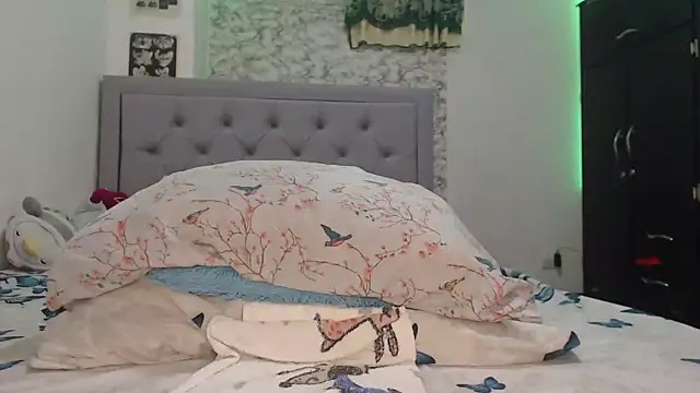 nahomibeckers online show from October 2025 03:00:01 PM