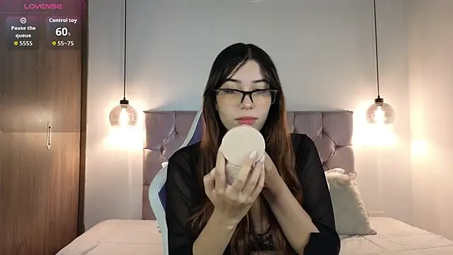 lila min online show from September 2025 01:58:02 PM