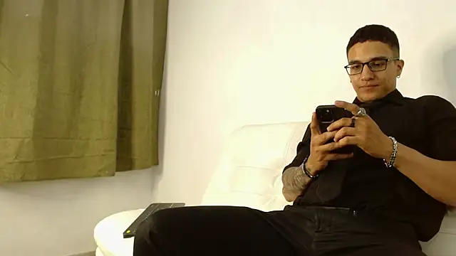 Dash Bukoski online show from October 2025 05:28:01 AM