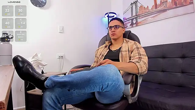 Dash Bukoski online show from October 2025 01:54:01 PM