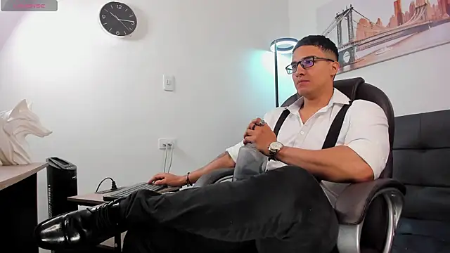 Dash Bukoski online show from November 2025 11:47:01 AM