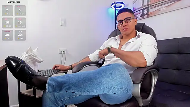 Dash Bukoski online show from October 2025 01:12:02 PM