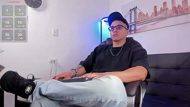 Dash Bukoski online show from November 2025 01:01:02 PM