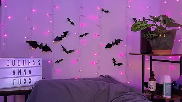 Snapshot of mistressannafoxx chatting on November 2025 06:23:02 PM mistressannafoxx online show from November 2025 06:23:02 PM