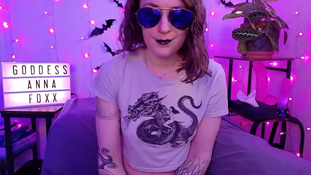 mistressannafoxx online show from March 2026 10:05:01 PM