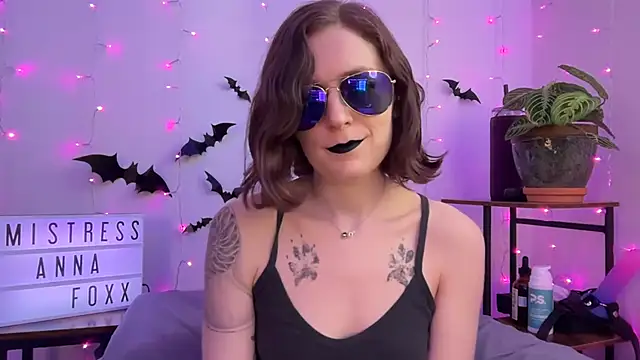 Snapshot of mistressannafoxx chatting on November 2025 09:41:01 PM mistressannafoxx online show from November 2025 09:41:01 PM
