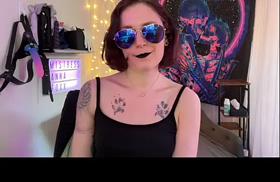 mistressannafoxx online show from September 2025 12:10:02 AM
