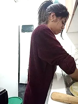 toxic sweet  online show from November 2025 07:25:02 PM