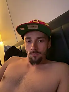 Snapshot of OscarBrow chatting on February 2026 01:04:02 AM OscarBrow online show from February 2026 01:04:02 AM