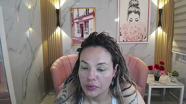 Jade Jones a online show from November 2025 04:05:02 AM