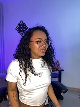 Snapshot of Terry_ebony chatting on September 2025 04:50:02 AM Terry ebony online show from September 2025 04:50:02 AM