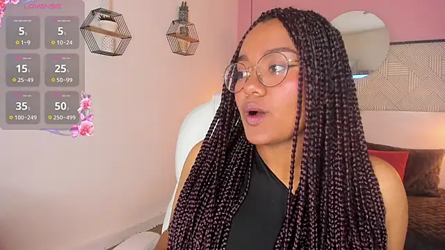Snapshot of Terry_ebony chatting on October 2025 04:46:02 AM Terry ebony online show from October 2025 04:46:02 AM