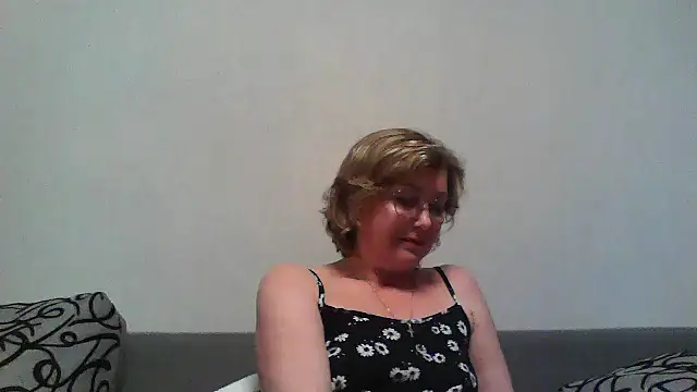 IrynaMolbertx online show from October 2025 04:04:02 PM