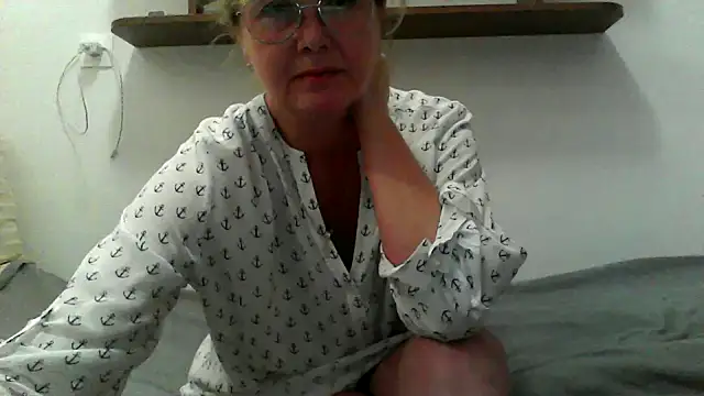 IrynaMolbertx online show from September 2025 08:04:02 PM