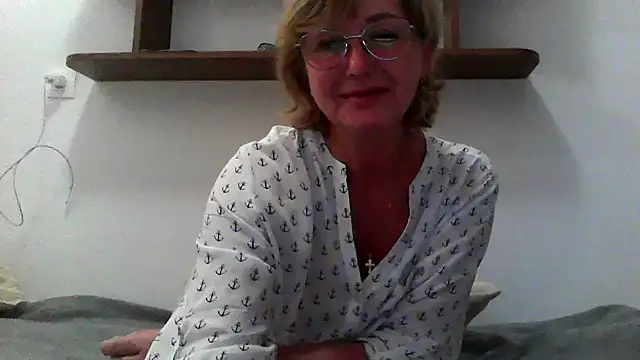 IrynaMolbertx online show from September 2025 07:42:01 PM