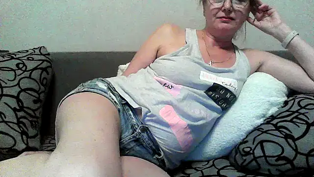 IrynaMolbertx online show from October 2025 08:38:01 PM