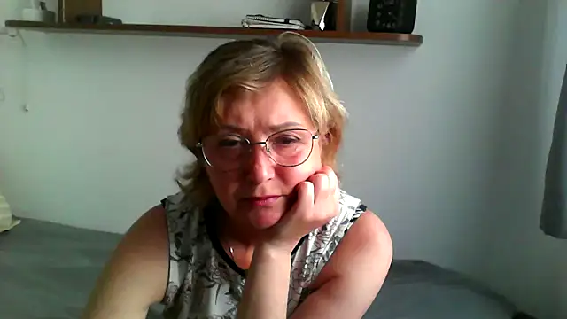 IrynaMolbertx online show from September 2025 02:22:01 PM