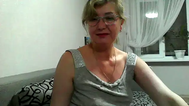 IrynaMolbertx online show from October 2025 07:36:01 PM