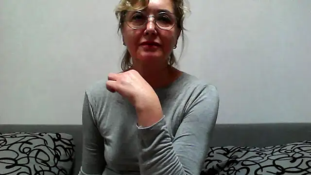 IrynaMolbertx online show from October 2025 08:10:01 PM