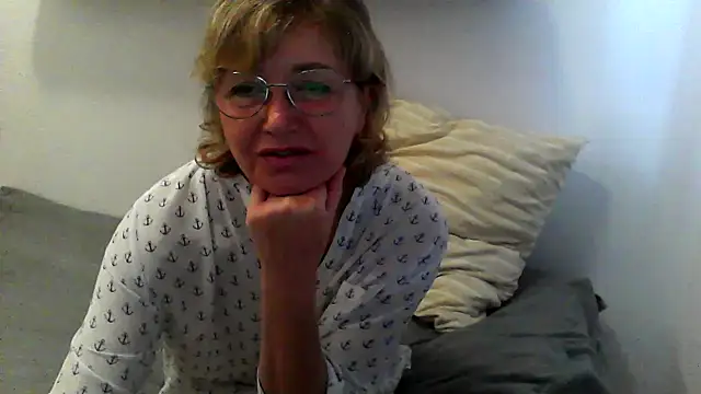 IrynaMolbertx online show from September 2025 07:56:01 AM