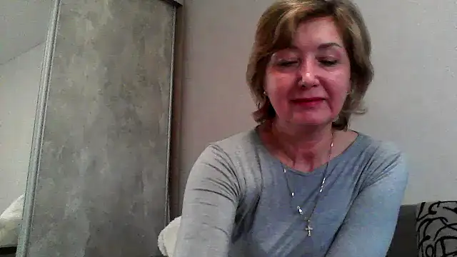 IrynaMolbertx online show from October 2025 07:18:01 AM