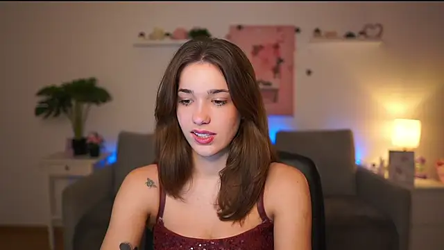 kissie cat online show from December 2025 02:15:02 PM