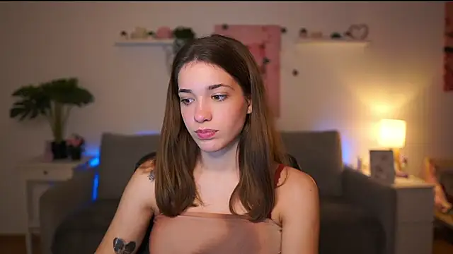 kissie cat online show from December 2025 02:10:02 PM