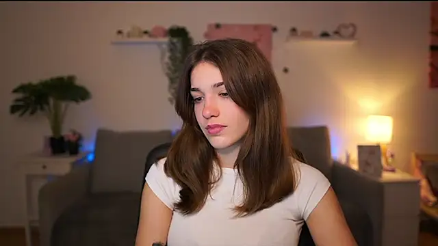 kissie cat online show from December 2025 03:14:02 PM