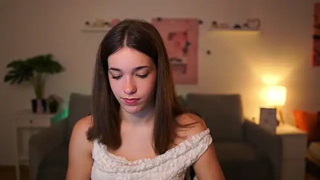 kissie cat online show from October 2025 01:32:02 PM