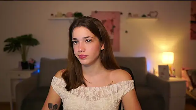 kissie cat online show from December 2025 02:11:01 PM