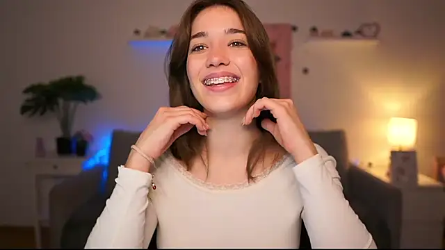 kissie cat online show from October 2025 01:11:01 PM