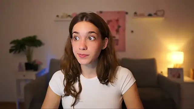 kissie cat online show from September 2025 01:50:01 PM