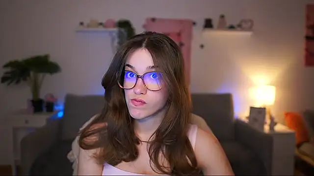 kissie cat online show from March 2026 02:28:01 PM