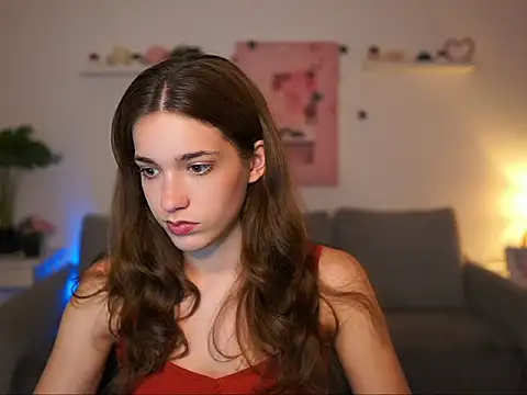 kissie cat online show from September 2025 01:07:02 PM