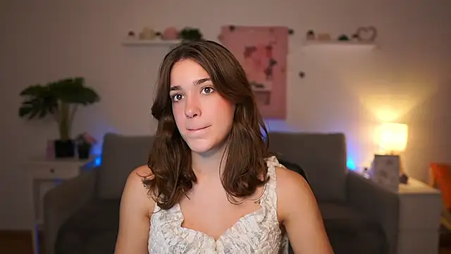 kissie cat online show from November 2025 02:10:02 PM