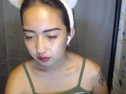 Snapshot of Soft_Angel8 chatting on May 2026 05:11:01 PM Soft Angel8 online show from May 2026 05:11:01 PM