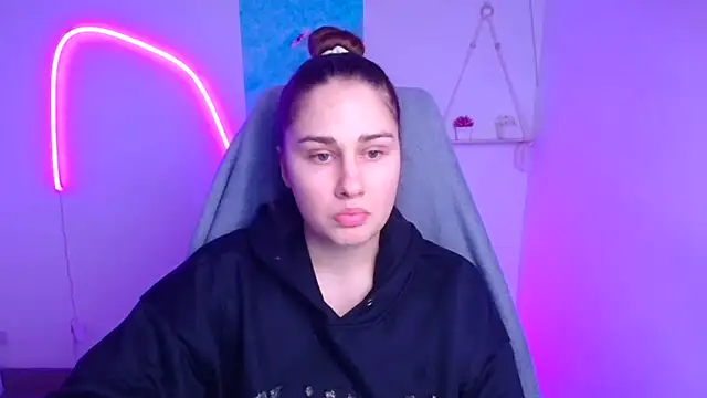 Stefanie Sweet online show from January 2026 06:20:01 AM