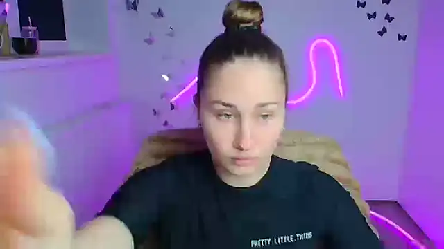 Stefanie Sweet online show from May 2026 05:45:02 AM