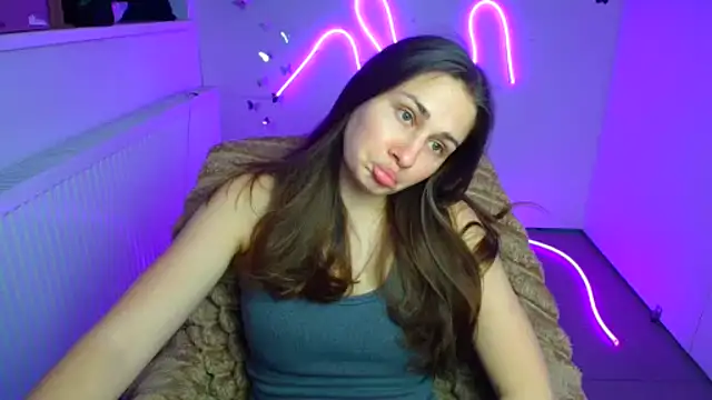 Stefanie Sweet online show from March 2026 06:33:01 AM