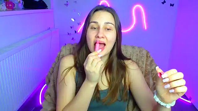 Stefanie Sweet online show from March 2026 06:30:02 AM