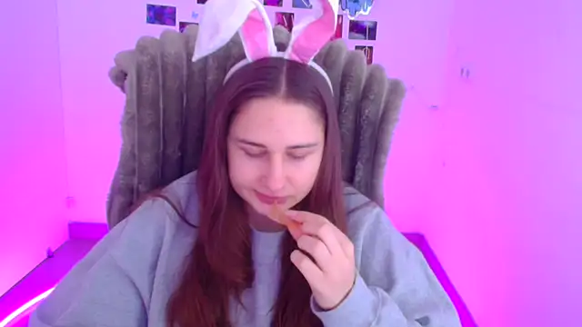 Stefanie Sweet online show from February 2026 07:08:01 AM