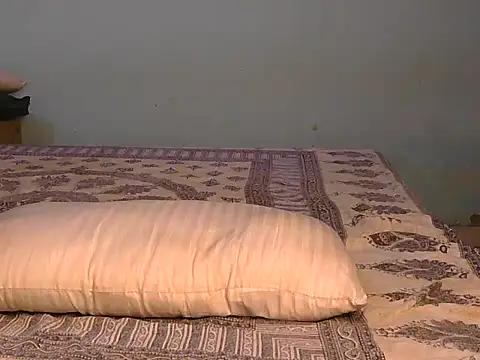 imaila18 online show from November 2025 05:22:01 AM