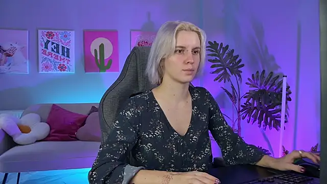 BethanyCloud online show from December 2025 05:41:01 AM