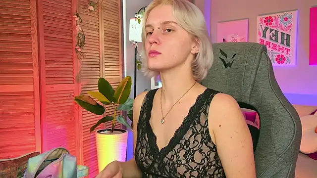 BethanyCloud online show from November 2025 06:03:02 AM