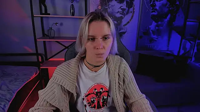 BethanyCloud online show from November 2025 05:18:01 PM