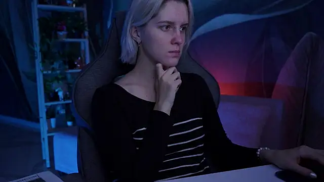 BethanyCloud online show from November 2025 05:33:01 AM